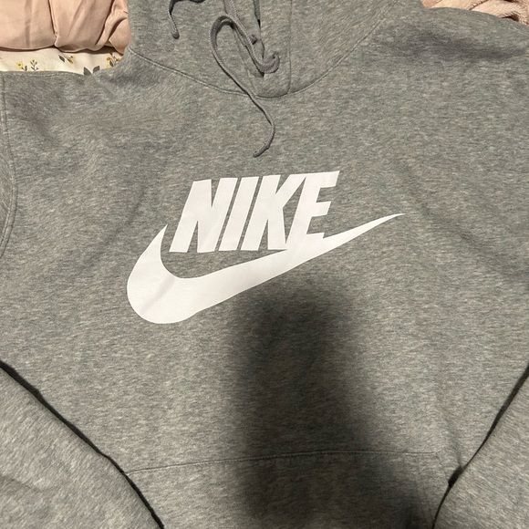NIKE MENS GRAY SPORTSWEAR CLUB FLEECE GRAPHIC HOODIE - Picture 4 of 5
